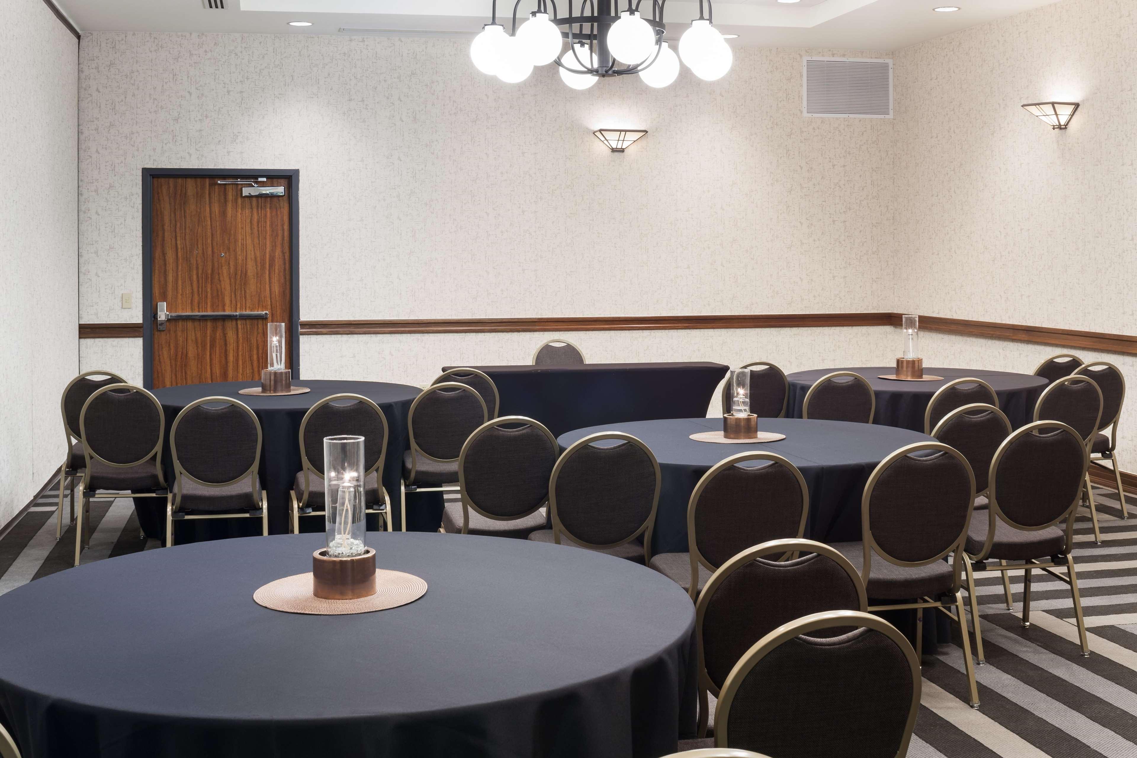Embassy Suites Anchorage Buitenkant foto