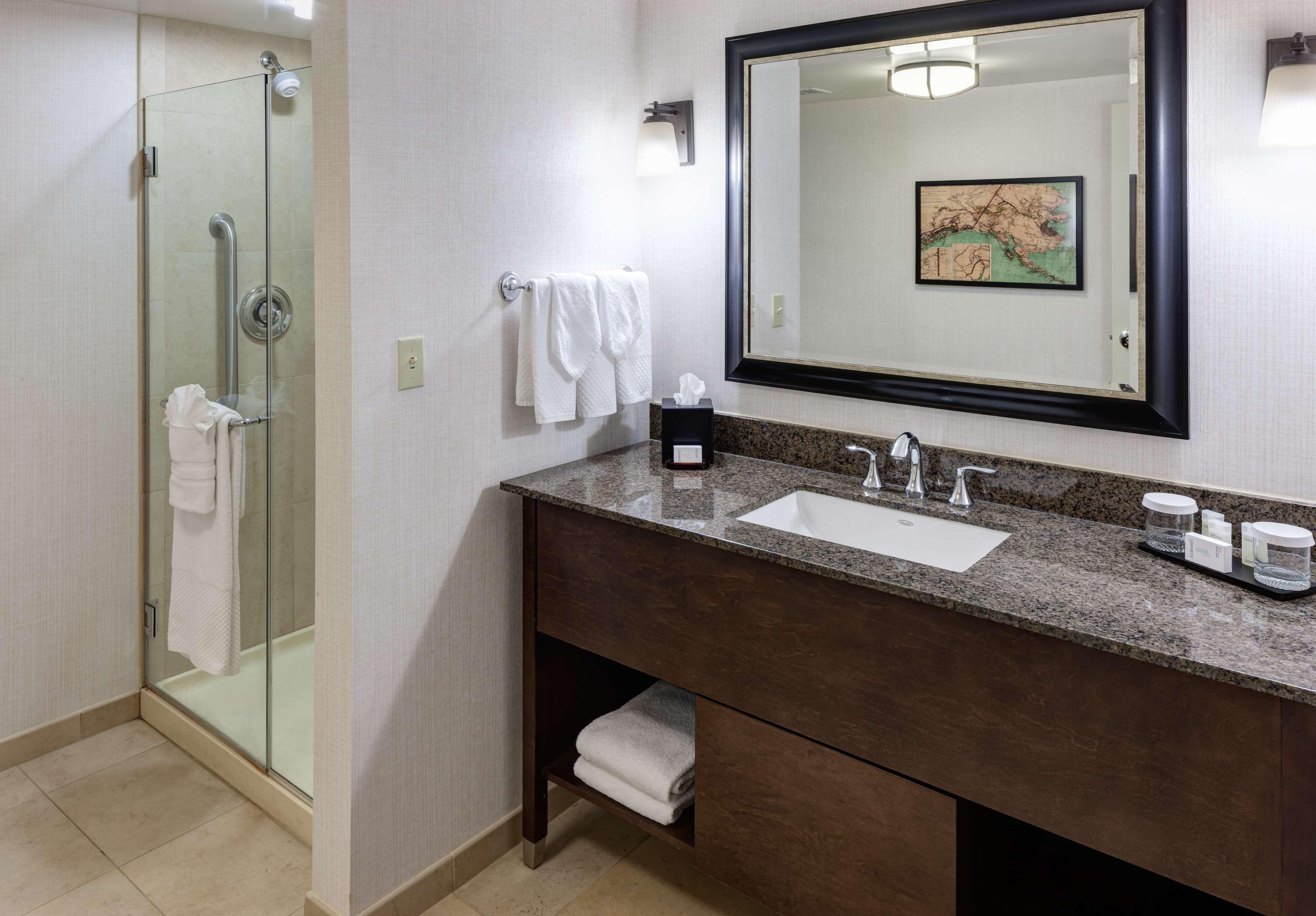 Embassy Suites Anchorage Buitenkant foto